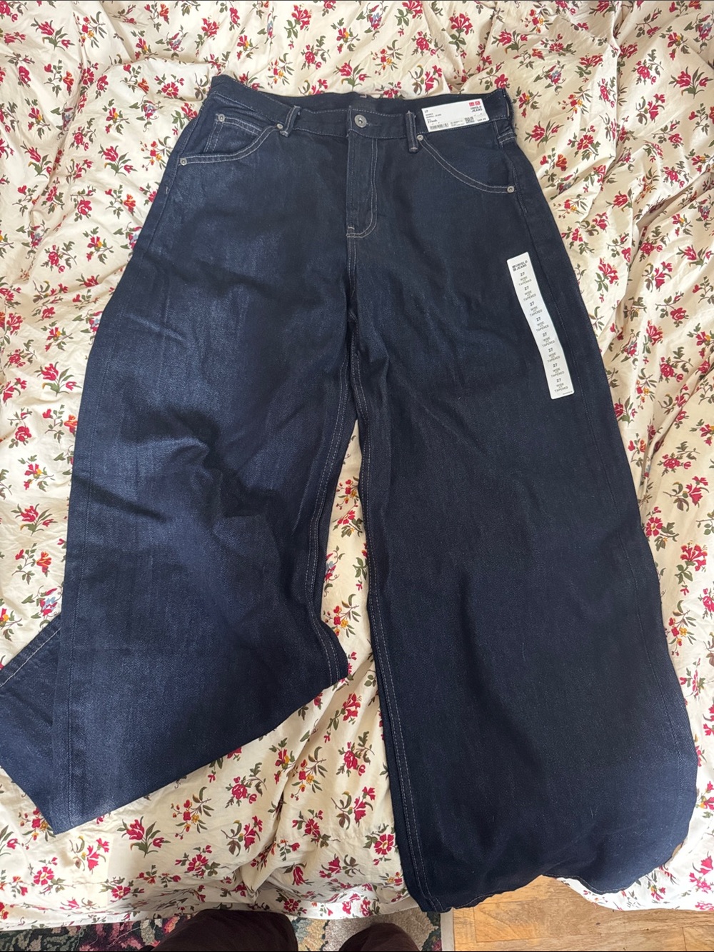 Uniqlo Barrel Jeans - Dark Wash